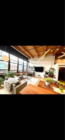 1243 S Wabash Avenue 201, Chicago, IL 60605