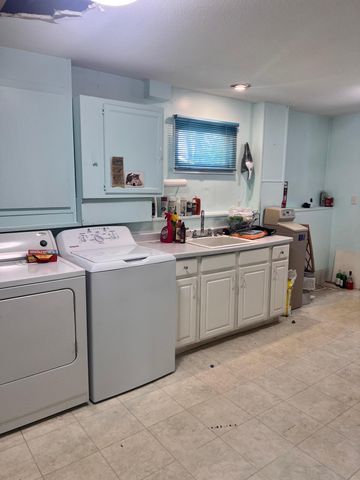 1417 Pinewood Drive, Woodbury, MN 55125