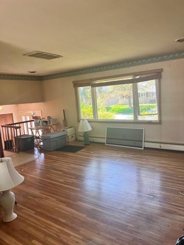 1417 Pinewood Drive, Woodbury, MN 55125