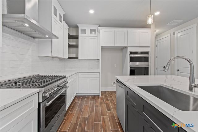 8500 Red Bottle Brush Road, Lago Vista, TX 78645