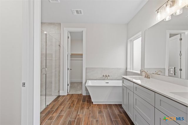 8500 Red Bottle Brush Road, Lago Vista, TX 78645