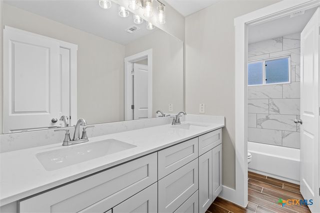 8500 Red Bottle Brush Road, Lago Vista, TX 78645