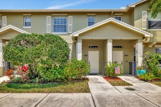 2061 SE Glen Ridge Drive, Port St Lucie, FL 34952