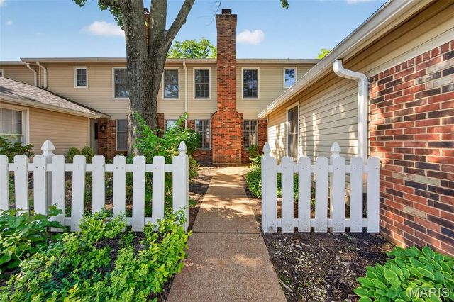 13304 Streamwood Drive, St Louis, MO 63141