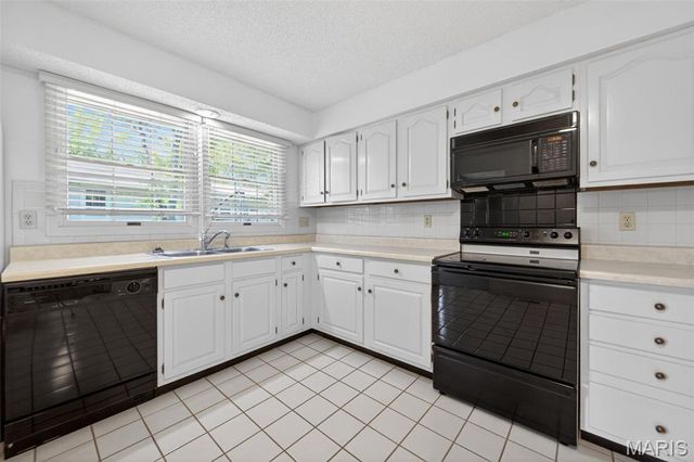 13304 Streamwood Drive, St Louis, MO 63141
