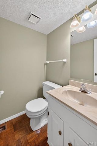 13304 Streamwood Drive, St Louis, MO 63141