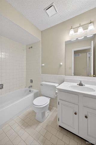 13304 Streamwood Drive, St Louis, MO 63141