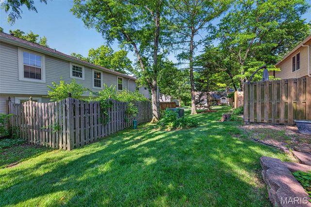 13304 Streamwood Drive, St Louis, MO 63141