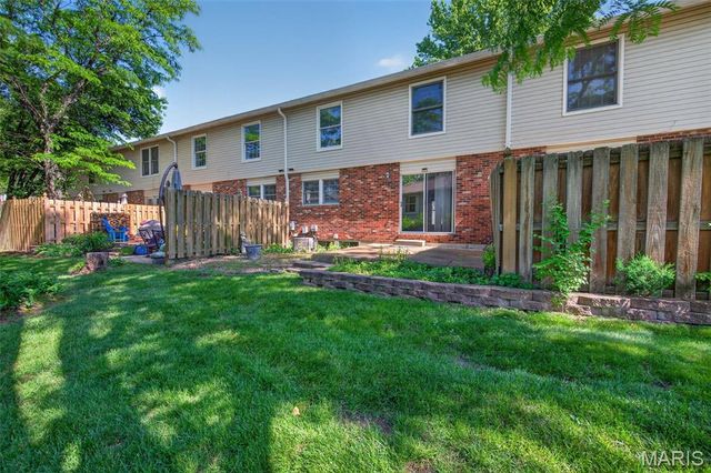 13304 Streamwood Drive, St Louis, MO 63141