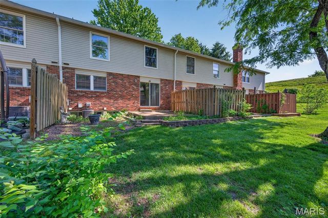 13304 Streamwood Drive, St Louis, MO 63141