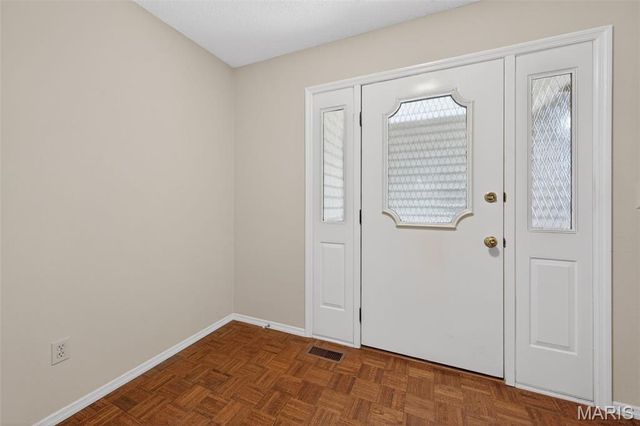13304 Streamwood Drive, St Louis, MO 63141