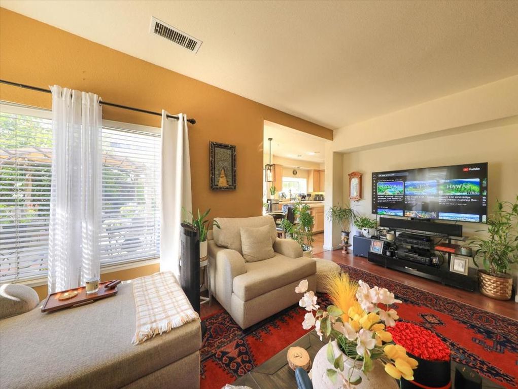 Image 13 of property listing at 2977 Miraloma Way, Union City, CA 94587