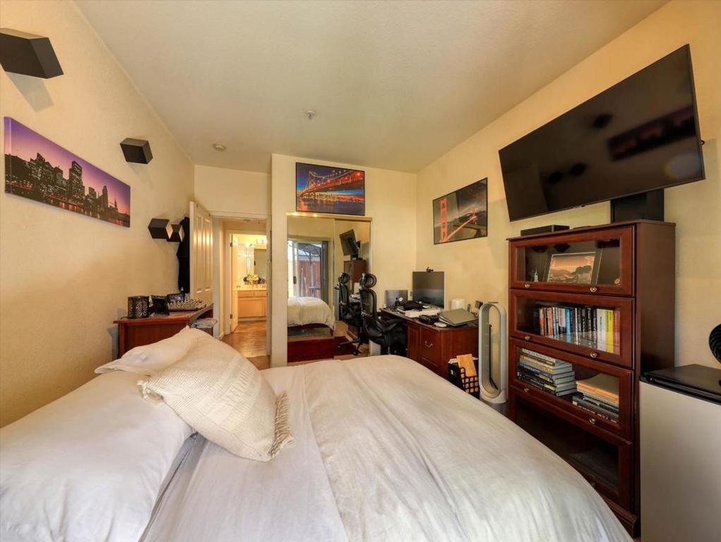 Image 22 of property listing at 2977 Miraloma Way, Union City, CA 94587