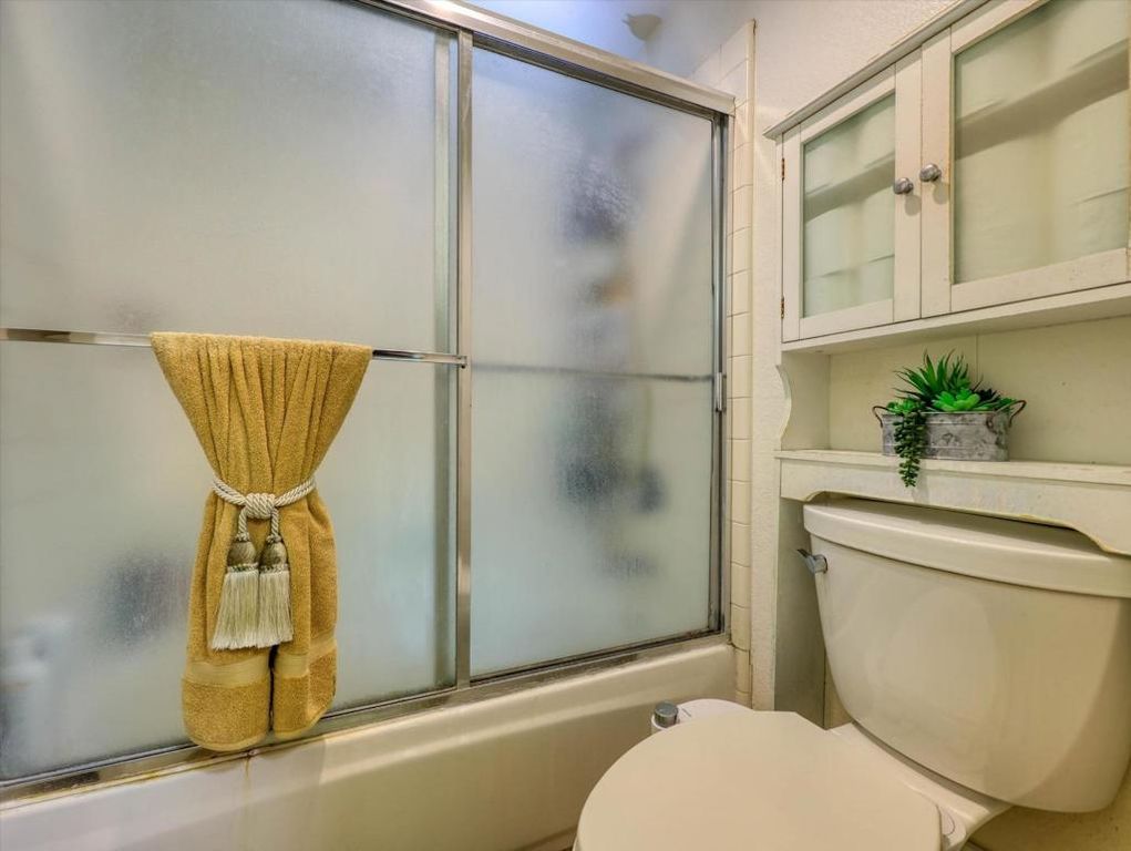 Image 29 of property listing at 2977 Miraloma Way, Union City, CA 94587