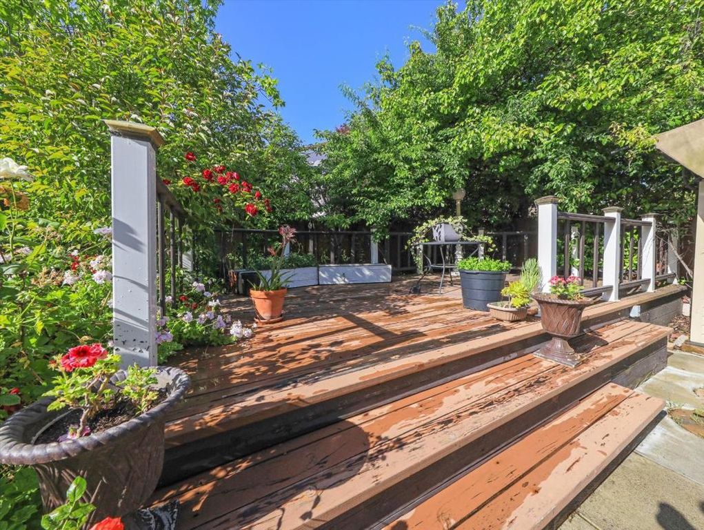 Image 43 of property listing at 2977 Miraloma Way, Union City, CA 94587