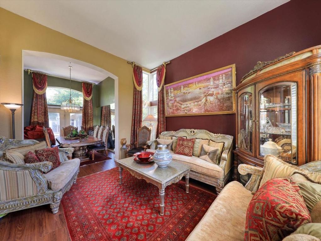 Image 6 of property listing at 2977 Miraloma Way, Union City, CA 94587