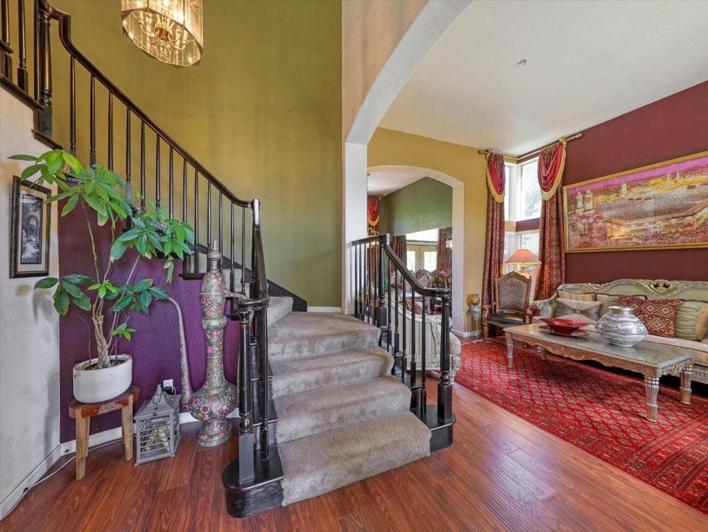 Image 9 of property listing at 2977 Miraloma Way, Union City, CA 94587