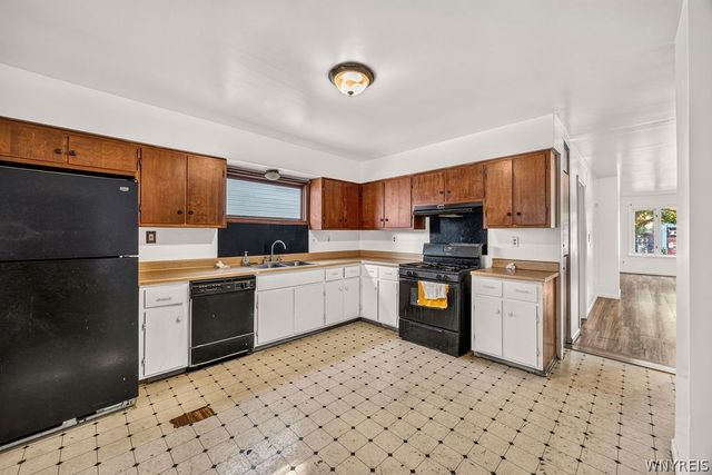 16 Erb Street, Buffalo, NY 14211