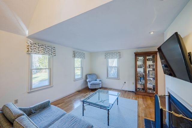 60 Wheelwright Farm 60, Cohasset, MA 02025