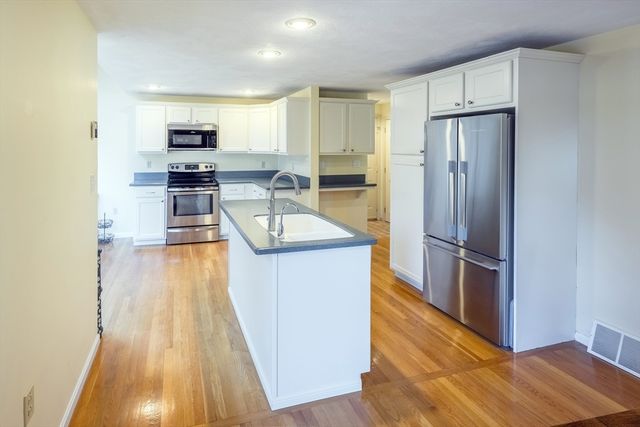 60 Wheelwright Farm 60, Cohasset, MA 02025