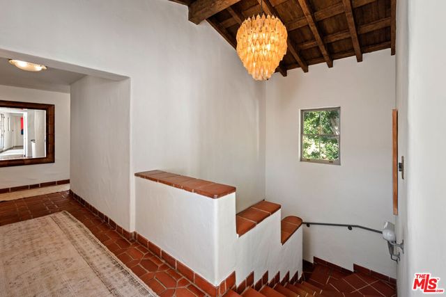 211 S Muirfield Road, Los Angeles, CA 90004