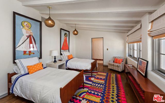 211 S Muirfield Road, Los Angeles, CA 90004