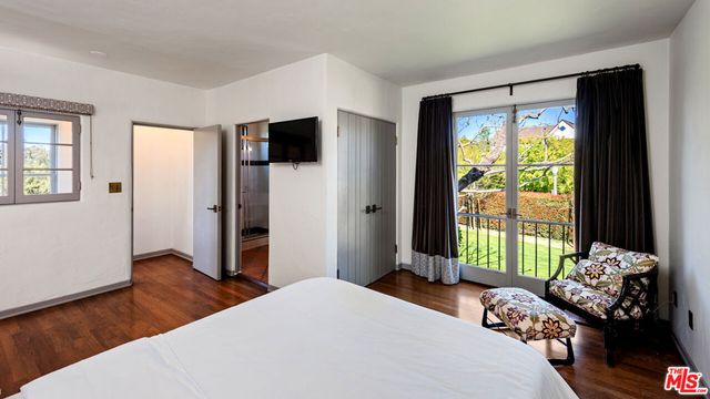 211 S Muirfield Road, Los Angeles, CA 90004