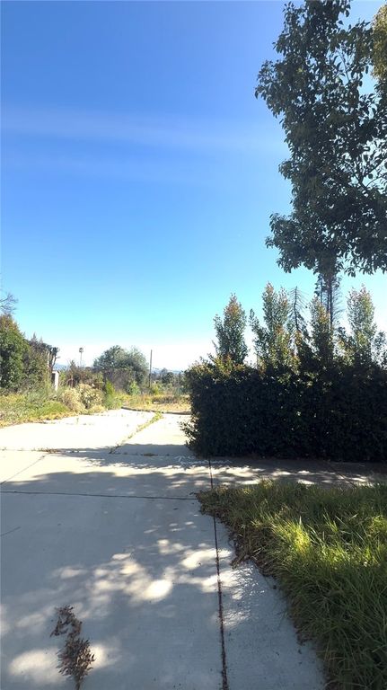940 E Mariposa, Altadena, CA 91001