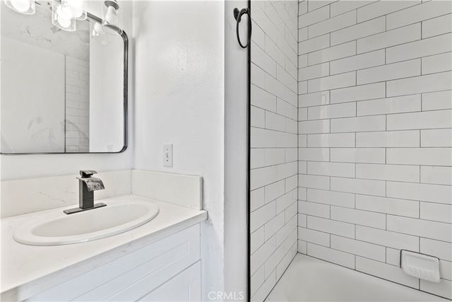 18264 Pine, Fontana, CA 92335