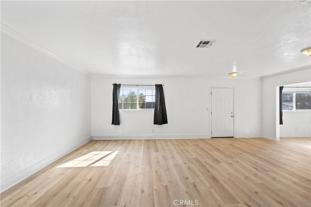 18264 Pine, Fontana, CA 92335