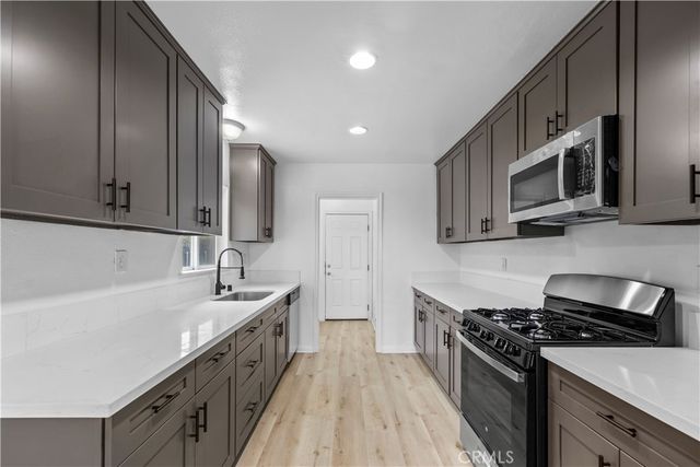 18264 Pine, Fontana, CA 92335