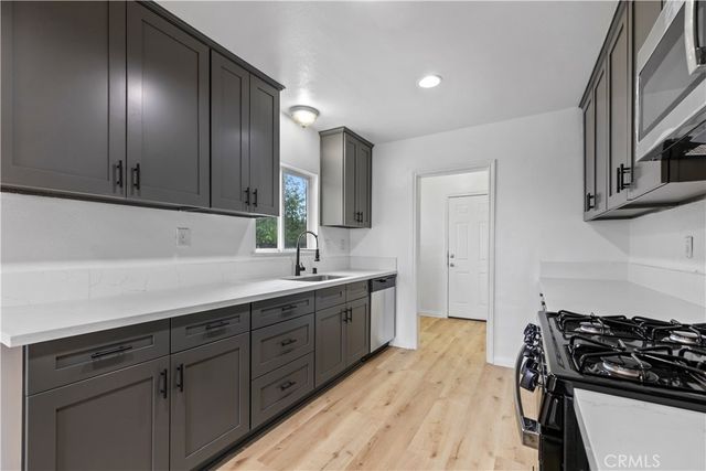 18264 Pine, Fontana, CA 92335