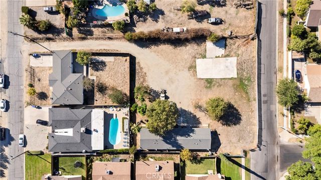 18264 Pine, Fontana, CA 92335