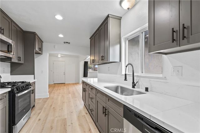 18264 Pine, Fontana, CA 92335