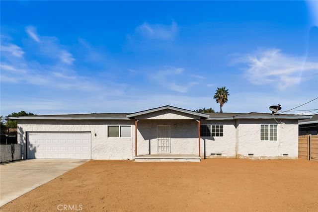 18264 Pine, Fontana, CA 92335