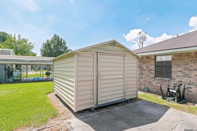 40499 Mary Ann St, Prairieville, LA 70769