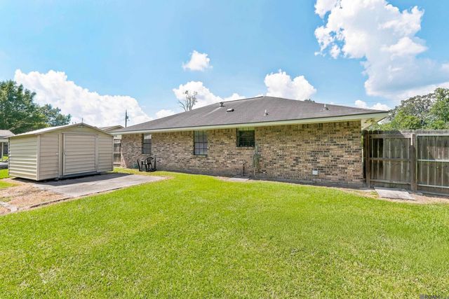 40499 Mary Ann St, Prairieville, LA 70769