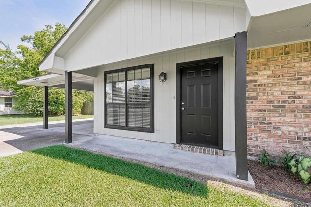 40499 Mary Ann St, Prairieville, LA 70769