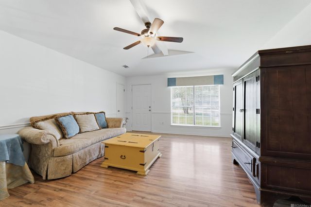 40499 Mary Ann St, Prairieville, LA 70769