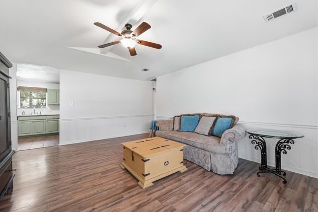 40499 Mary Ann St, Prairieville, LA 70769