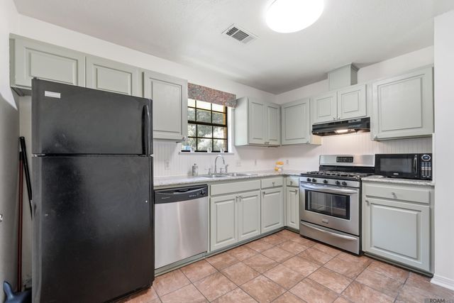40499 Mary Ann St, Prairieville, LA 70769