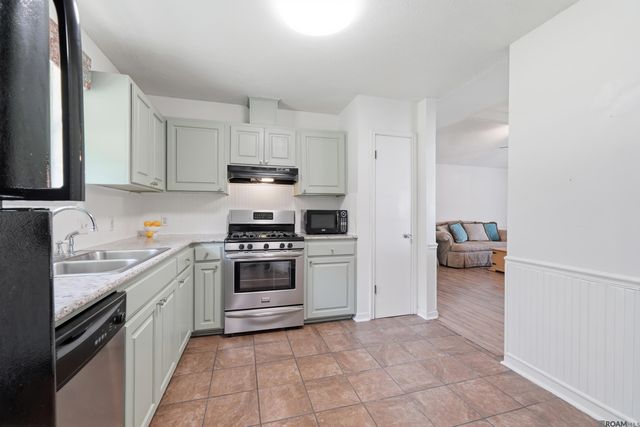 40499 Mary Ann St, Prairieville, LA 70769