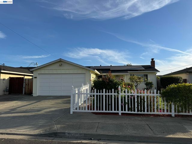 36005 Rosewood Dr, Newark, CA 94560