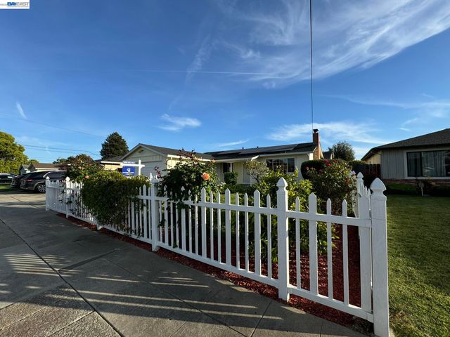 36005 Rosewood Dr, Newark, CA 94560