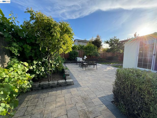 36005 Rosewood Dr, Newark, CA 94560