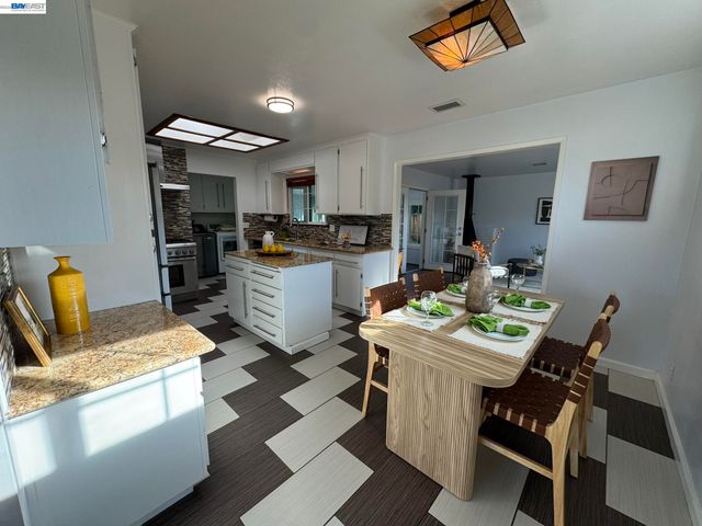 36005 Rosewood Dr, Newark, CA 94560