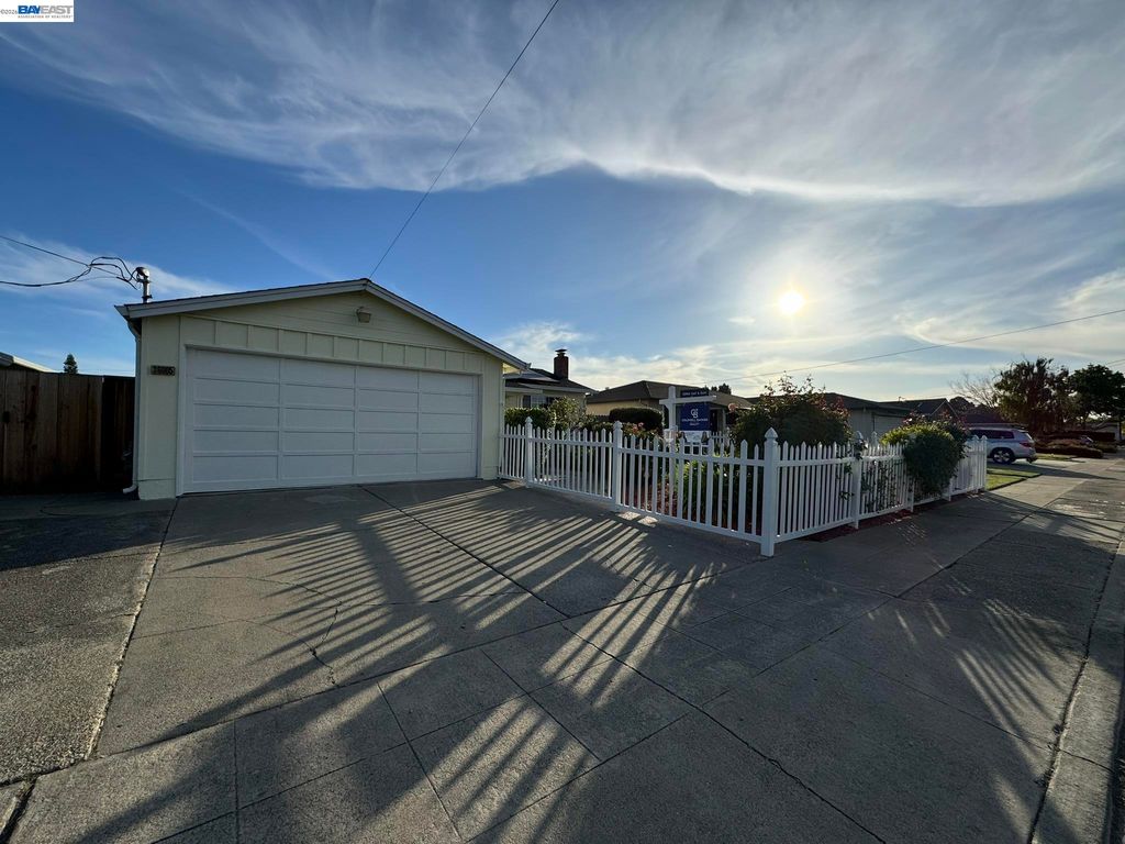 36005 Rosewood Dr, Newark, CA 94560
