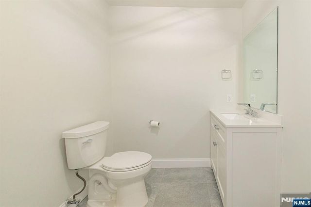 7 Shaw Court, Fairfield, NJ 07004