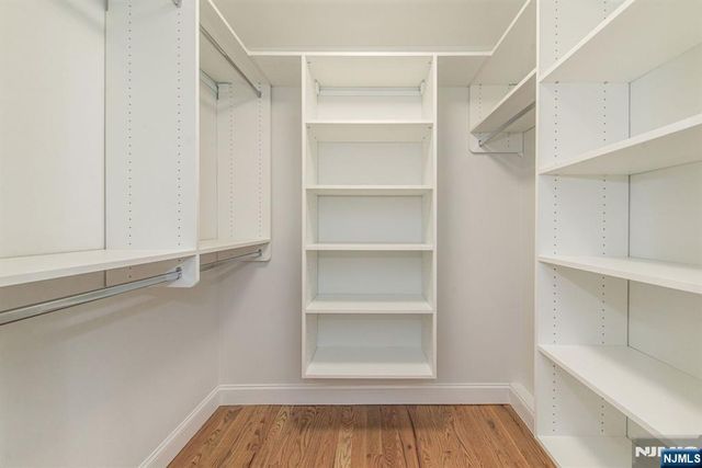 7 Shaw Court, Fairfield, NJ 07004