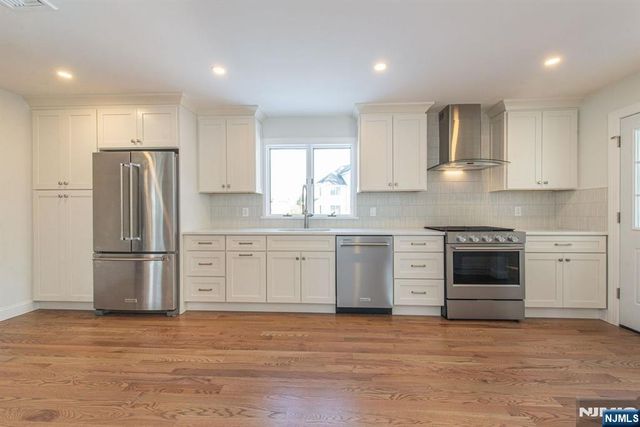 7 Shaw Court, Fairfield, NJ 07004